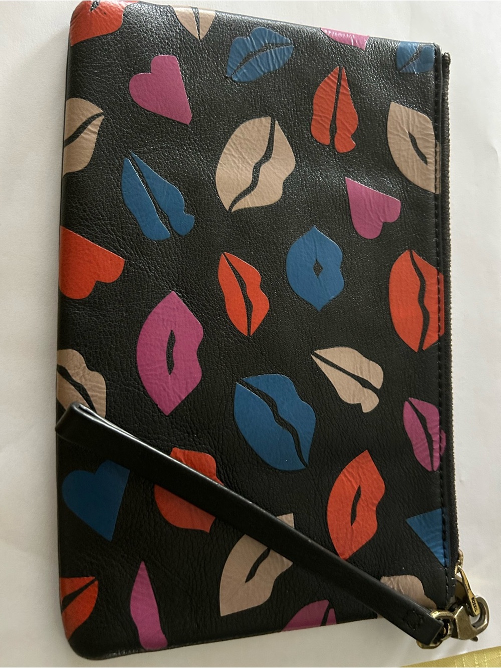 Fossil Black Lip-Print Wristlet Clutch in Multicolor